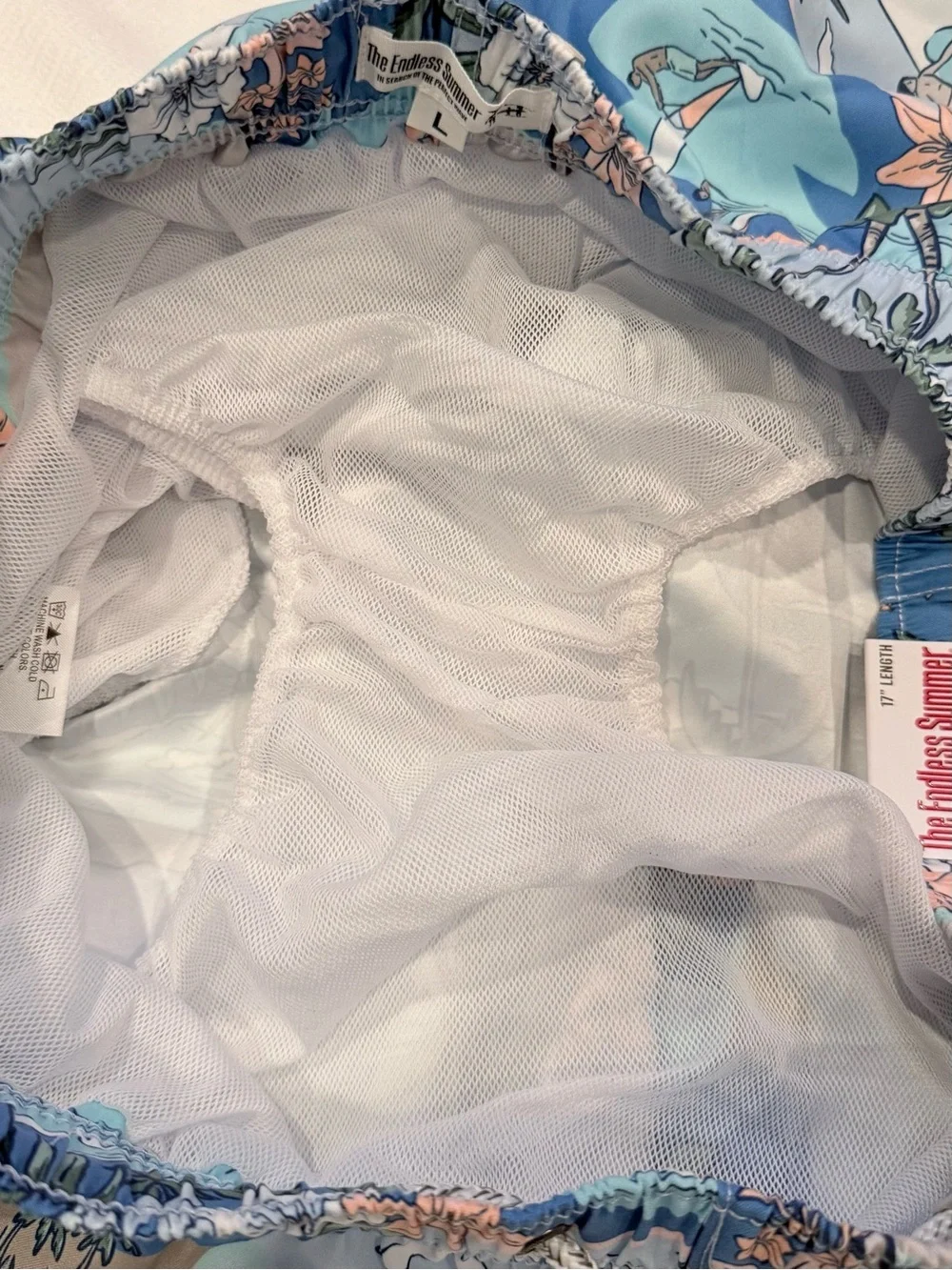 NWT The Endless Summer men’s size large swim trunks